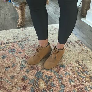 Tom’s booties